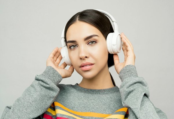 How can you make thrift shopping a successful and stylish endeavor?